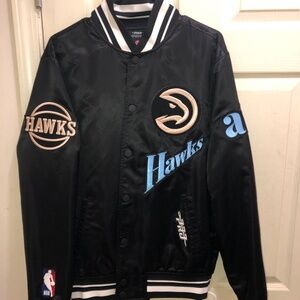 Atlanta hawks  jacket size m